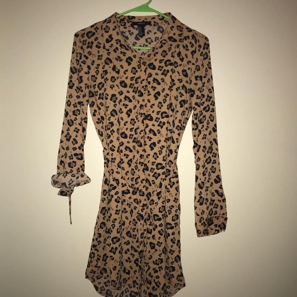 Forever 21 Leopard T-Shirt dress
